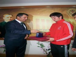 Yıldız başarıyı ödüllendirdi